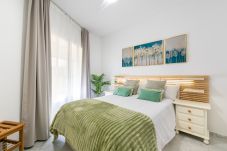 Apartment in Benalmádena - WintowinRentals Luxury apartment in the middle of Puerto Marina.